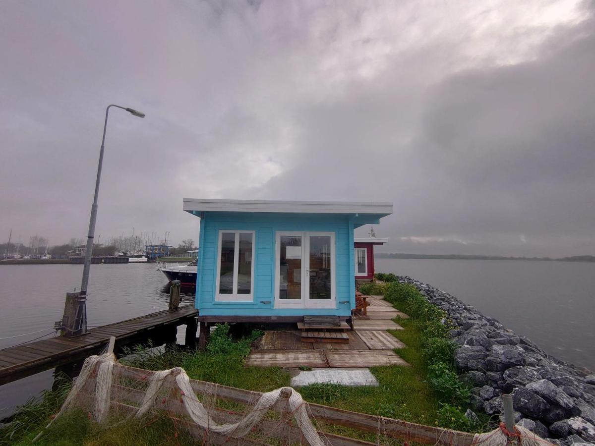 Waterhuisjes Op De Pier Lauwersmeerplezier! *